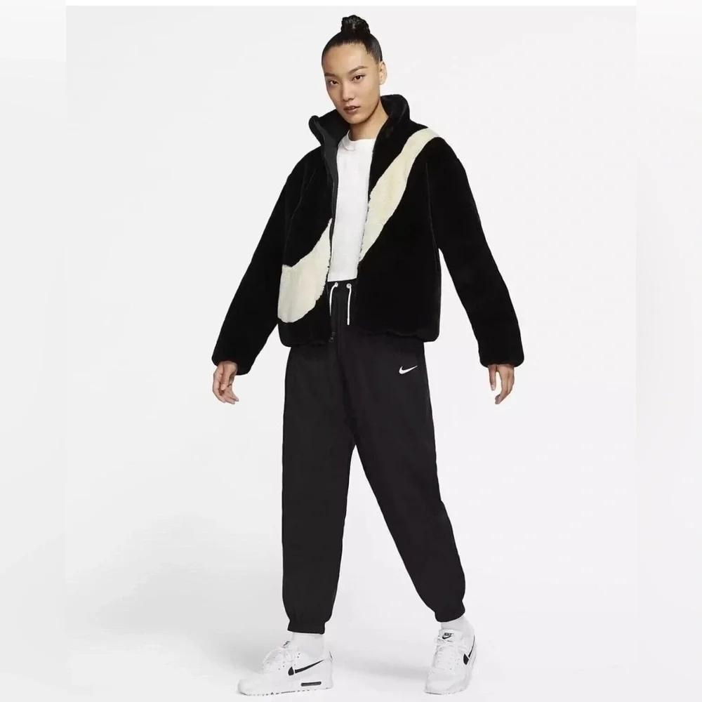 New $175 Nike Black Fur Full Zip Jacket DO3791-010 womens Oversized Small - Picture 2 of 7